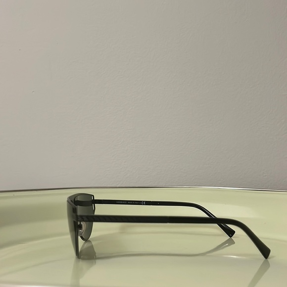 VERSACE Flat Top Cat Eye Sunglasses Flawless Authentic  Made in Italy main image 2